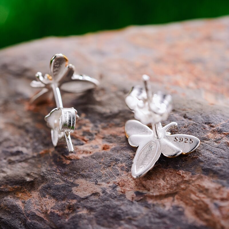 Deja Veux Jewelry Bee with Stripes Stud Earrings Metals Type: 925 Sterling Silver / 18K Gold plated Back Finding: Push Back Item Weight: 1.95g