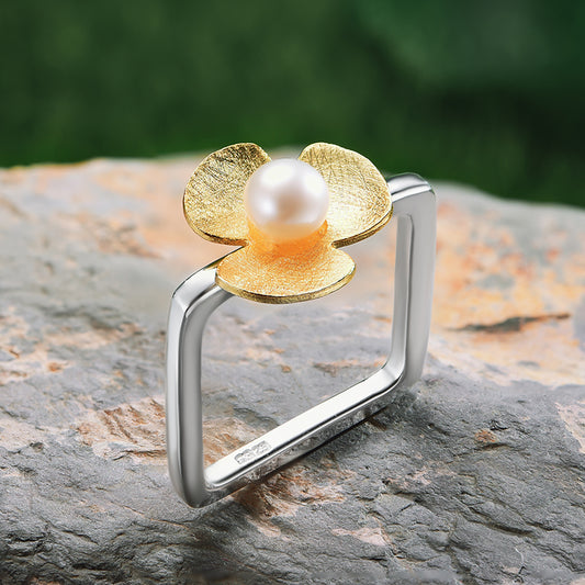 Clover Flower Pearl Square Ring  Metals Type: 925 Sterling Silver / 18K Gold plated